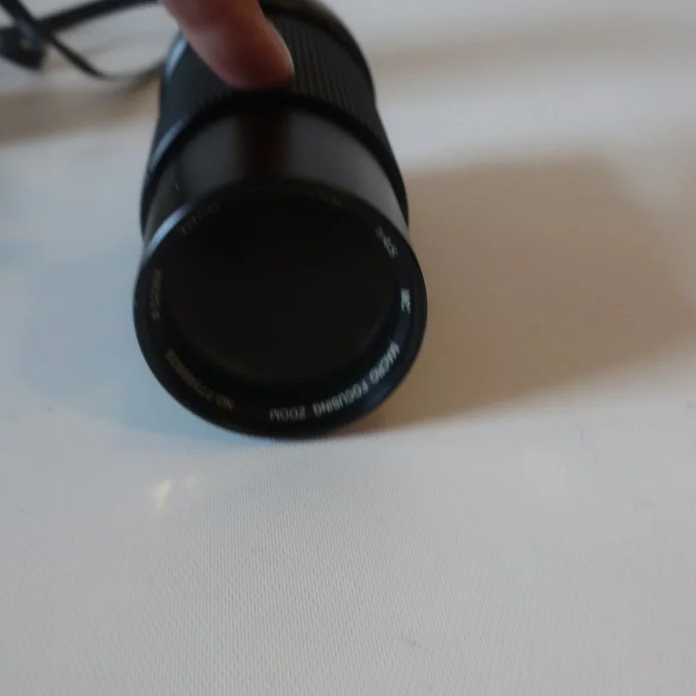 Womens Vivitar Black 52MM 70-210MM 145 Macro Focusing Zoom Lense W/ Case *
